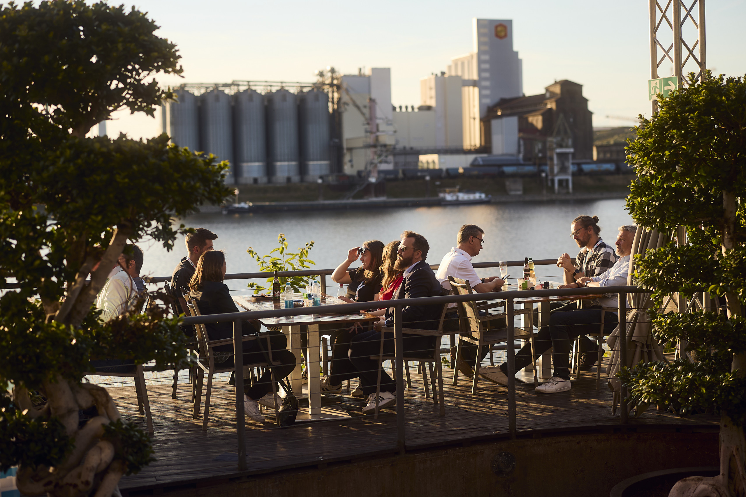 Marketing-Team von PPC auf der Terrasse der Manufaktur